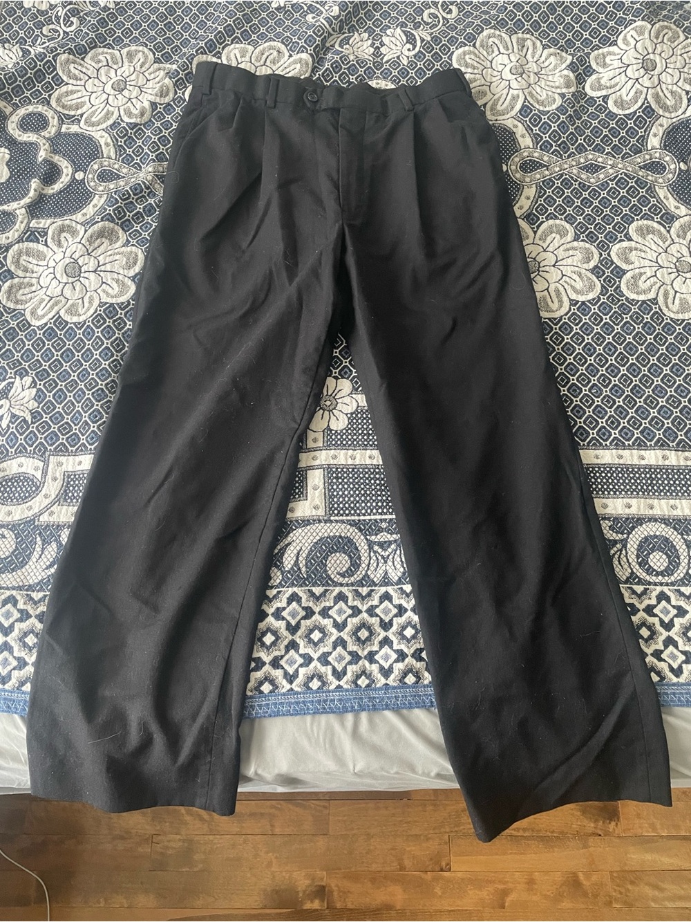Brooks brothers 100% wool black pleated trousers 34x28